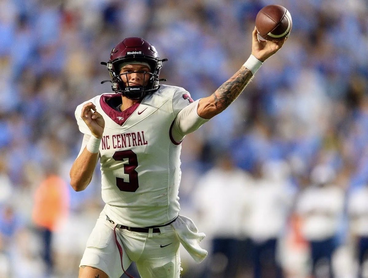 HBCUNightly's tweet image. Walker Harris with another stellar performance.
22/32 for 354 Yards and 2 passing TD’s
+
8 rushes for 5 yards and a Rushing TD.
That’s 359 total yards and 3 Total TD’s for QB1.
Tough loss for The Eagles today.
On to Howard in DC Next Saturday.
#EaglePride🦅