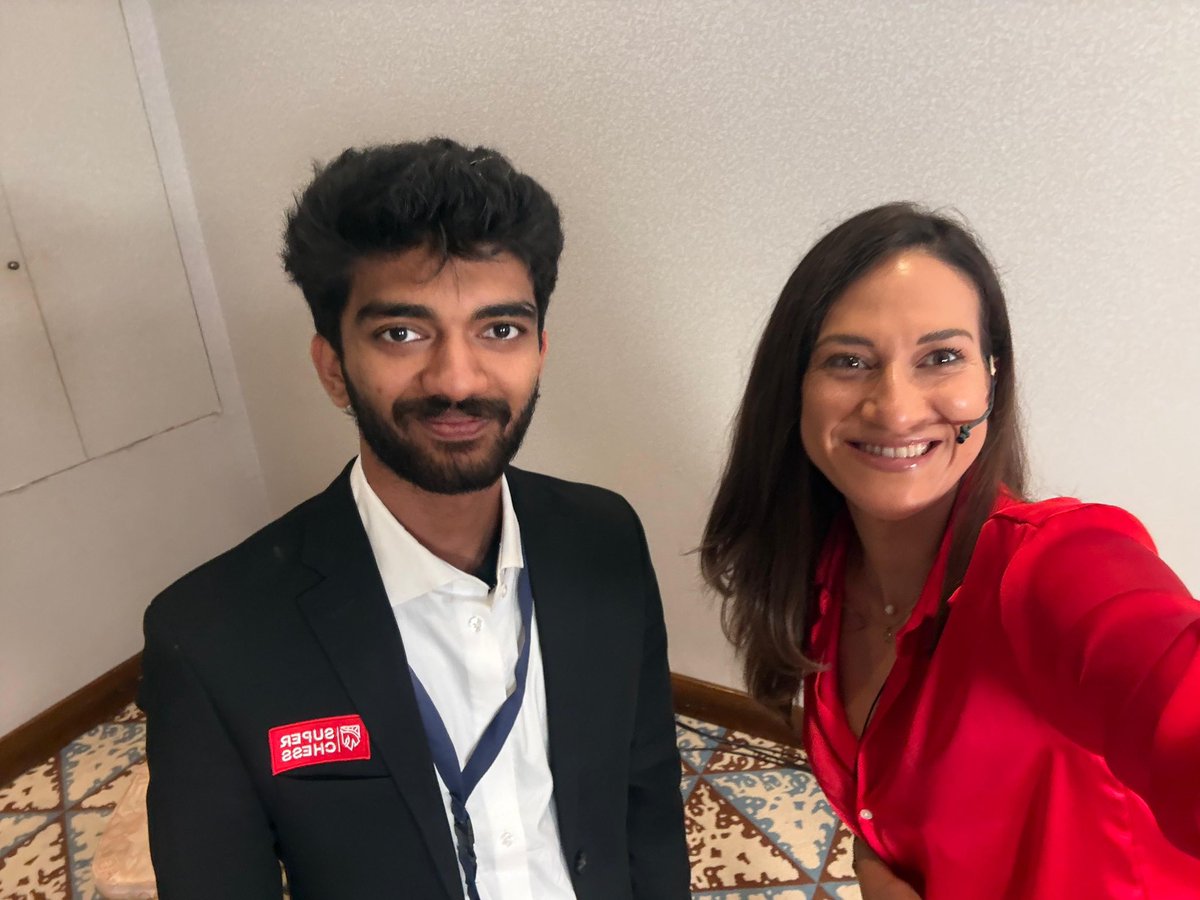 Congrats to <a href="/DGukesh/">Gukesh D</a> and the whole team! 👏🔥 The team SuperChess won the 1st place! 🥇🏆

Our <a href="/lenachess/">lena miladinovic</a> 🤝 with the reigning World Chess Champion in the streaming studio🏆 after his draw on the 1st board in the last round of the European Club Cup ♟️