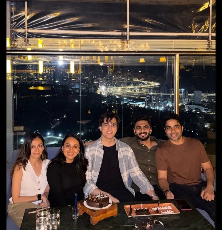 WahabTaniya's tweet photo. Janamdin mubarakkkk ho Khannn💗

#MohsinKhan https://t.co/23tir5wIkz