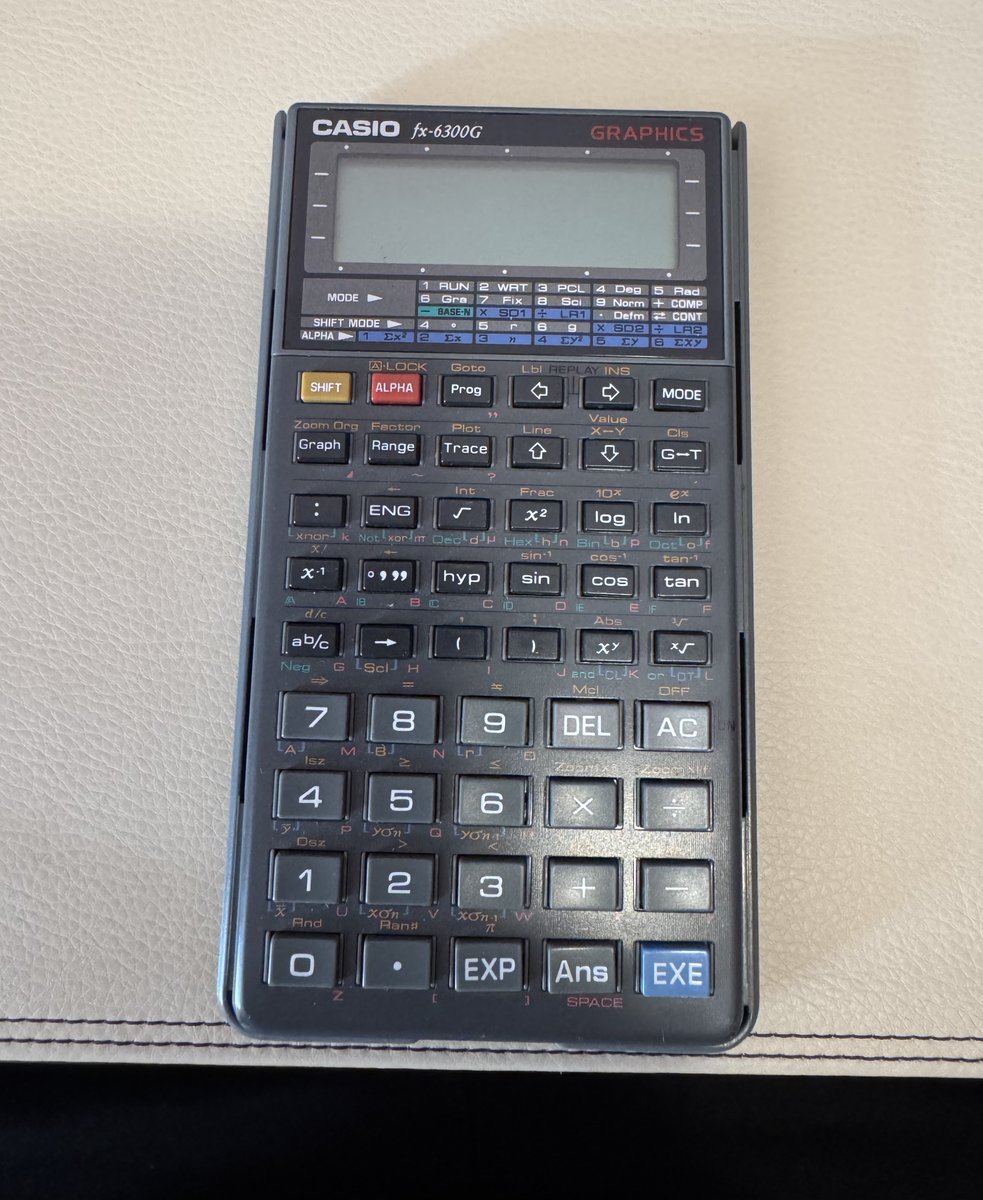 dev_morphheus's tweet photo. @MoureDev Bueno, @MoureDev… has desbloqueado recuerdos antiguos de mi #fx6300G de @CASIOedu😄como generar sin querer un bucle infinito ➿
Aquí un intento de representar el Monte Fuji 🗻 de Japón 🇯🇵 🤣
#DeMiCasioAJapón #CASIO #RetroScience #VintageTech https://t.co/Q5KwypVzTA