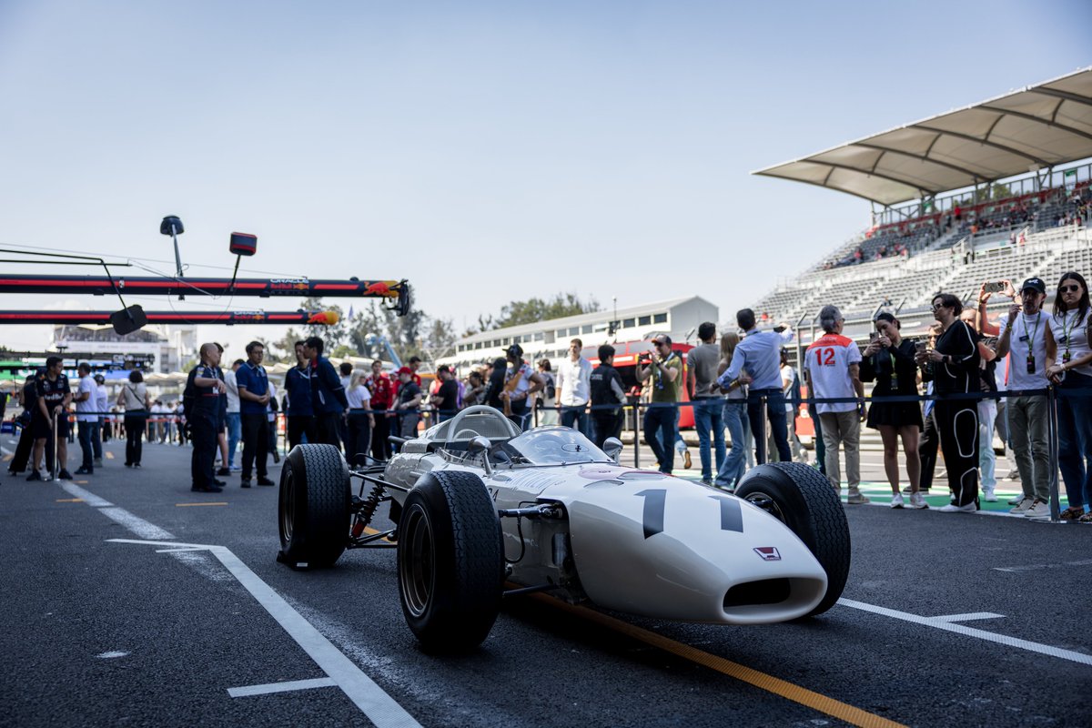 Sitting pretty, back where it all started 🤩

#MexicoGP #F1 #F1JP #60aniversario #PoweredByHonda