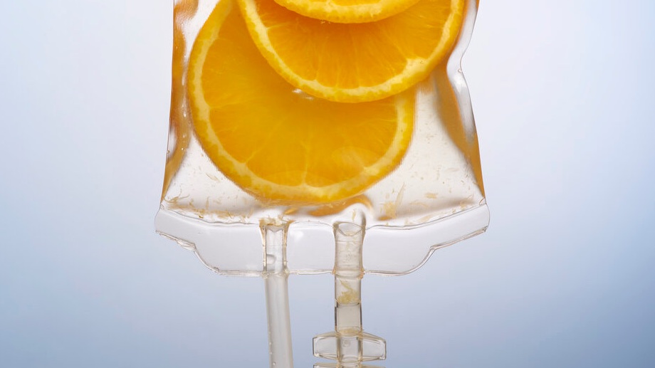 High-Dose IV Vitamin C: My Clinical Perspective on Its Role in Long COVID, ME/CFS and MCAS

I’ve seen meaningful benefits using high-dose IV vitamin C as an adjunct in complex post-viral and mast-cell-related syndromes. Here’s why I think it deserves more attention 🧵