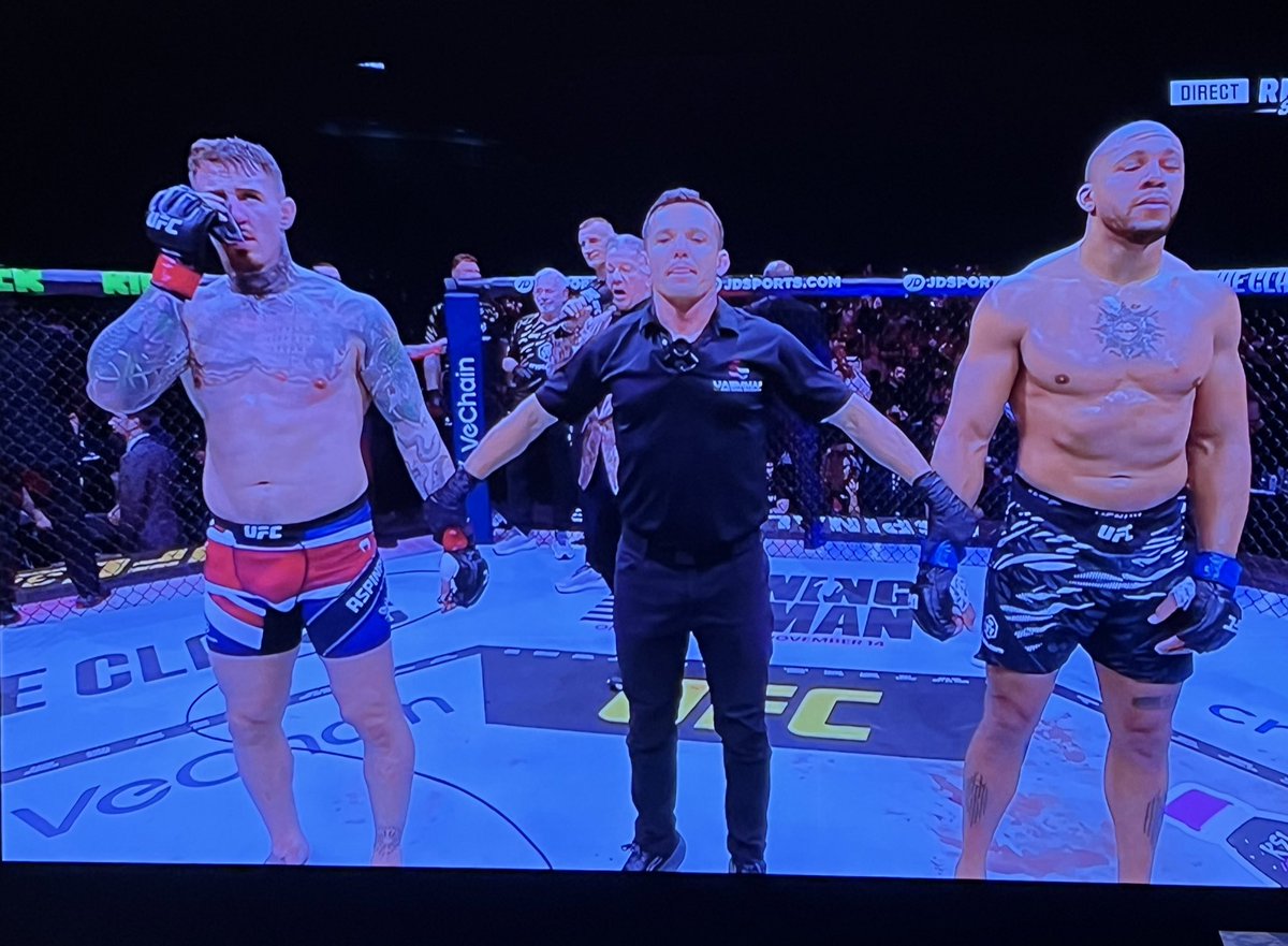 J’AI MIS 500 euros sur Cyril pour que CAPTAINE CROCHET ABANDONNE HAHAHAHAHAH bonne soirée