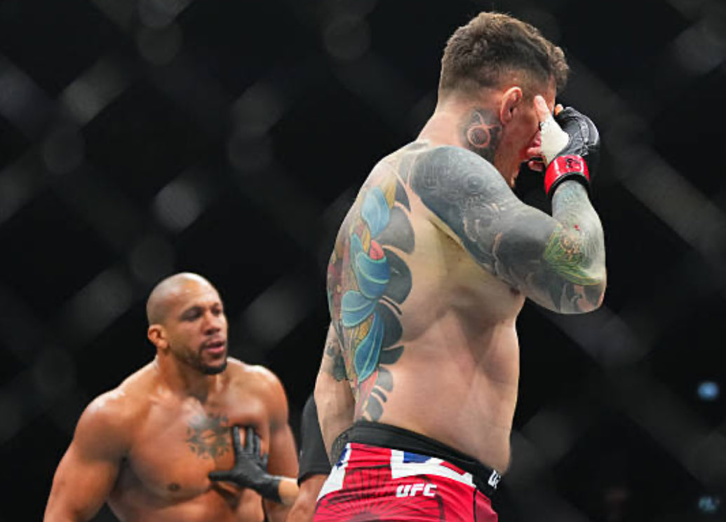 Tom Aspinall doesn't get the Jon Jones fight, still gets eye poked. 🤦🏽‍♂️