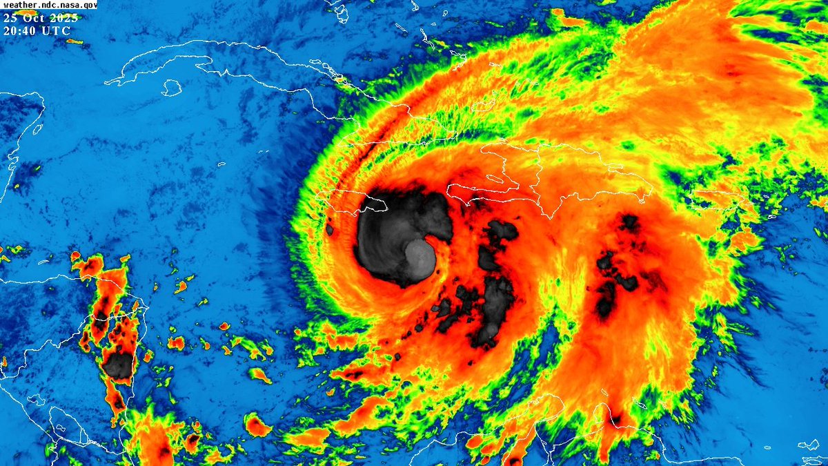 Huracán Melissa casi un H2 con vientos máximos sostenidos de 150 km/h y movimiento bien lento de apenas seis kms hacia el oeste.  Jamaica comienza a interactuar con los vientos de Melissa.  Cielo muy nublado con lluvia en Santo Domingo.
