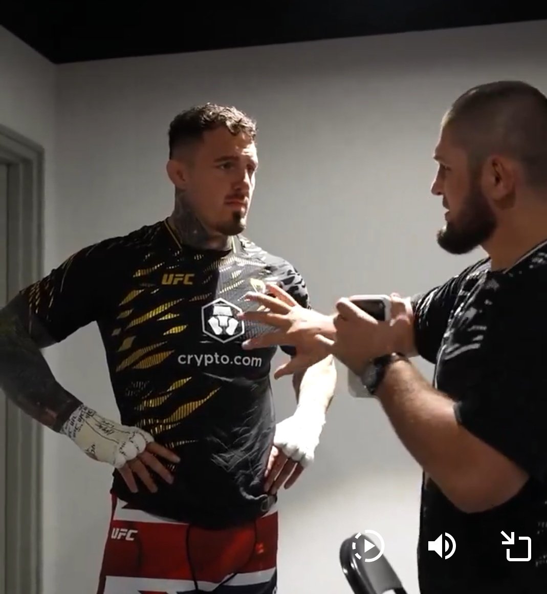 CineSeym's tweet photo. "Et là tu vois brother si tu sens que tu vas prendre une sauce pendant le combat, tu joues la carte du no-contest au premier doigt dans l'œil"
#Gane #Aspinall #EyePoke https://t.co/zMUeAvHmOG