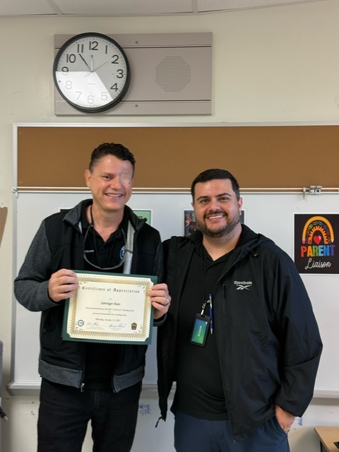 M-DCPS - Mental Health Services (@mdcps_mhs) on Twitter photo Mental Health Coordinator, Jose Santiago, presented at a Parent Workshop at Gateway Environmental K-8 <a href="/Gateway_k8LC/">Gateway Environmental K-8 Learning Center</a> on information for family support programs & ways to find support for your child’s mental and emotional health. 💚🤍 #MentalWellness 
#YourBestChoiceMDCPS
<a href="/MDCPS/">Miami-Dade Schools</a> Mental Health Coordinator, Jose Santiago, presented at a Parent Workshop at Gateway Environmental K-8 <a href="/Gateway_k8LC/">Gateway Environmental K-8 Learning Center</a> on information for family support programs & ways to find support for your child’s mental and emotional health. 💚🤍 #MentalWellness 
#YourBestChoiceMDCPS
<a href="/MDCPS/">Miami-Dade Schools</a>