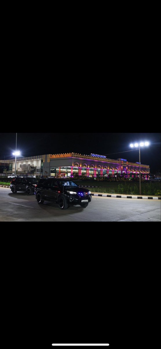 KSingh_1469's tweet image. 100% SPG, 100% Modi’s convoy (SPG protect no one else but Modi today) 
It’s such an egregious lapse that even the most rational people won’t believe it