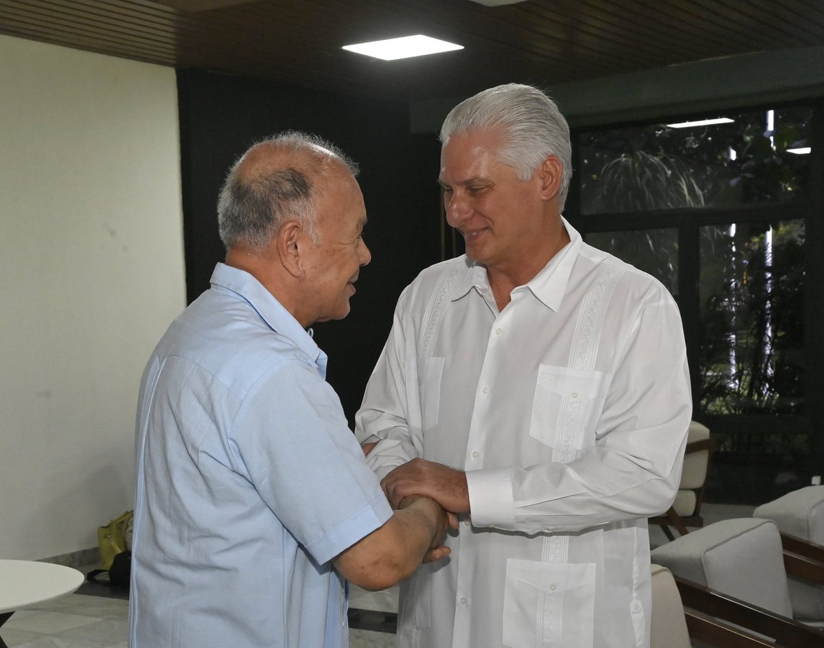 🇨🇺| La histórica hermandad entre #Cuba y #México fue ratificada este sábado en el encuentro que sostuvieron el Presidente <a href="/DiazCanelB/">Miguel Díaz-Canel Bermúdez</a> y el senador Alberto Anaya, fundador y coordinador nacional del <a href="/PTnacionalMX/">Partido del Trabajo México</a>.

🧵