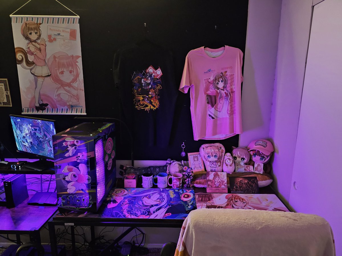 After much toil and money spent, Michi Command Center 2.0 is online.