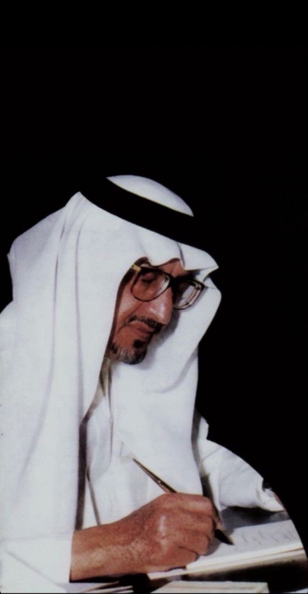 _mo6n_'s tweet photo. كل ما قالو ترى الدنيا نصيب
طرى لي واحد جاز لي والقدر عيا https://t.co/onSrakHspP