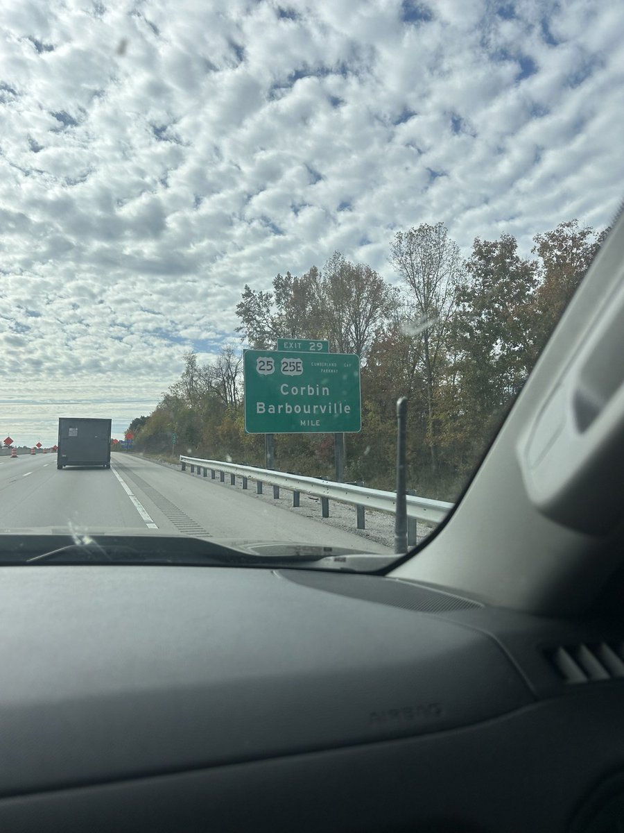 Fiddlerwinston1's tweet photo. Yeah I think I’ll be stopping there! I’m wearing my Barbour jacket (freshly waxed size XL) as we speak! https://t.co/Ai8Yoy85on