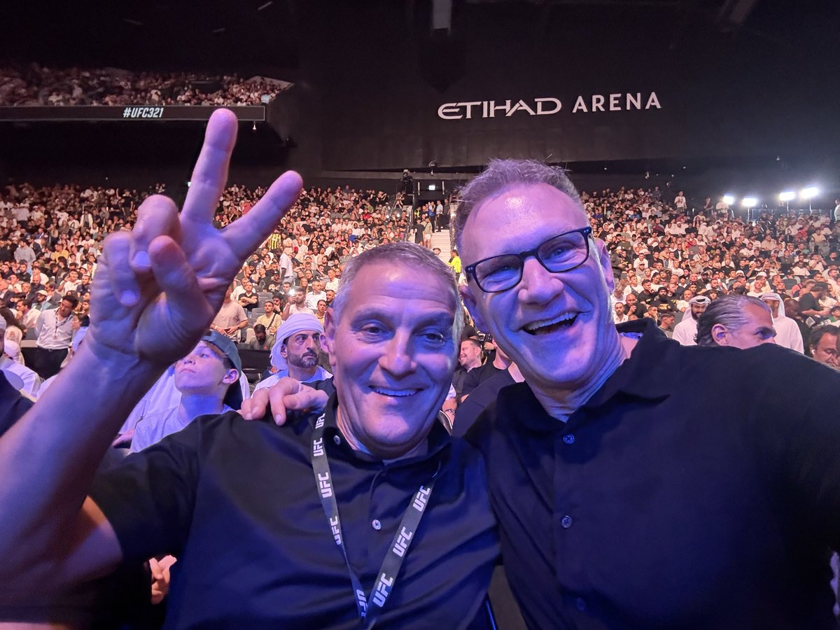 Great night watching the UFC fights in Dubai with some great friends and family 🙏🏻
<a href="/IAmSteveHarvey/">Steve Harvey</a> <a href="/UmarKamani/">Umar Kamani</a>