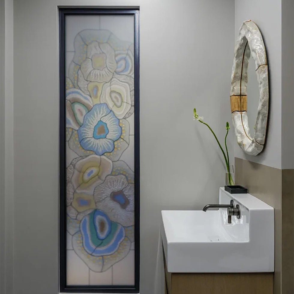 La casa es muy pequeña, pero el proyecto del estudio de arquitectura de Alisa Basova ha conseguido un diseño compacto con todo el equipamiento necesario. nuevoestilo.es/casas/a6901660…

Arquitecta: Alisa Basova 
Fotos: Mikhail Loskutov