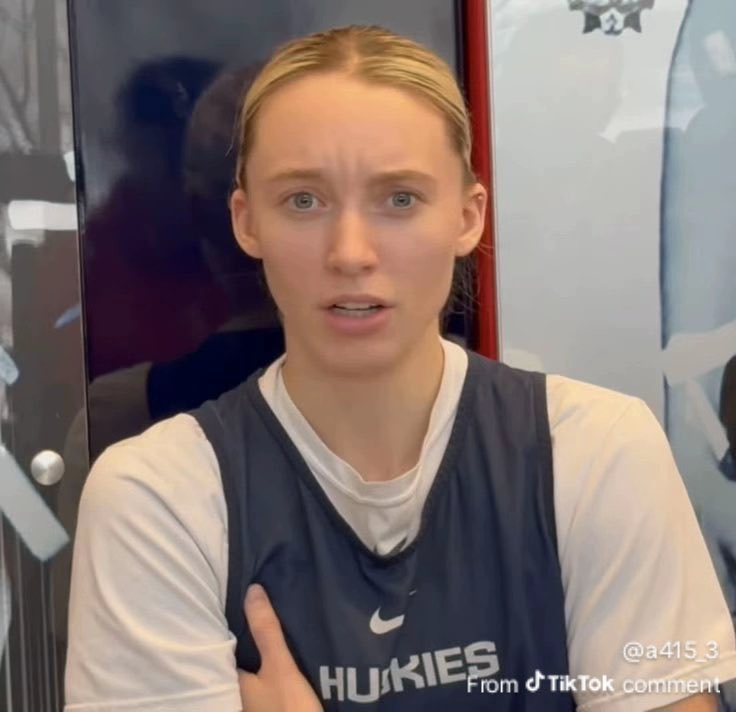 the practice players watching paige join their team after she trash talked them for 5 years