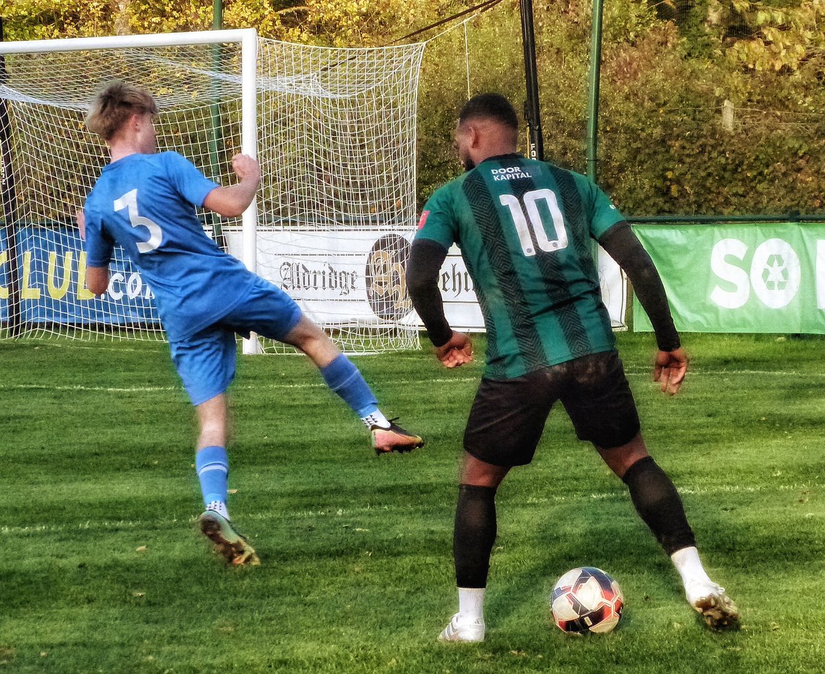 PeterLynch12323's tweet photo. Four pictures of birthday man @Claudiox35 for @AndoverNSfc today https://t.co/F7h8J9tE28