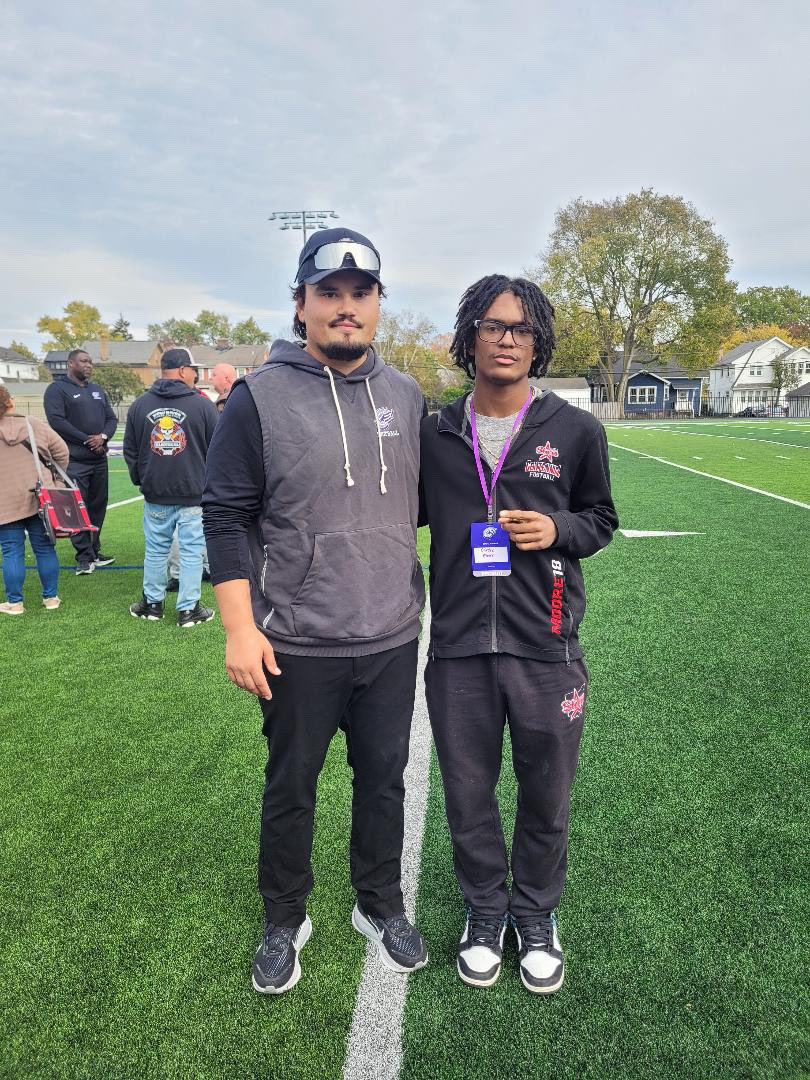 iamcardeamoore's tweet photo. I want to give a huge shoutout to @Nfisanick34 for having me on this game day visit I had a amazing time on campus and watching the game and I'm proud to say this is my first official offer!!
@CentennialhsOH @StarsRecruiting 

#AGTG #whynotcentennial https://t.co/21awqd9HzQ