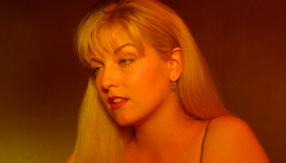 choppingwoodpod's tweet image. Lynch lighting Laura