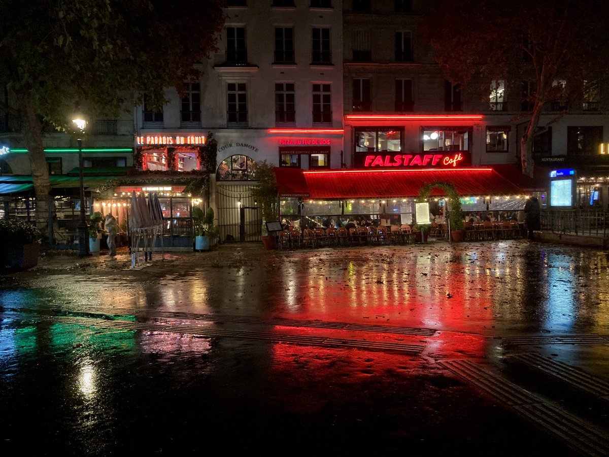 Auguliette's tweet image. Paris.
