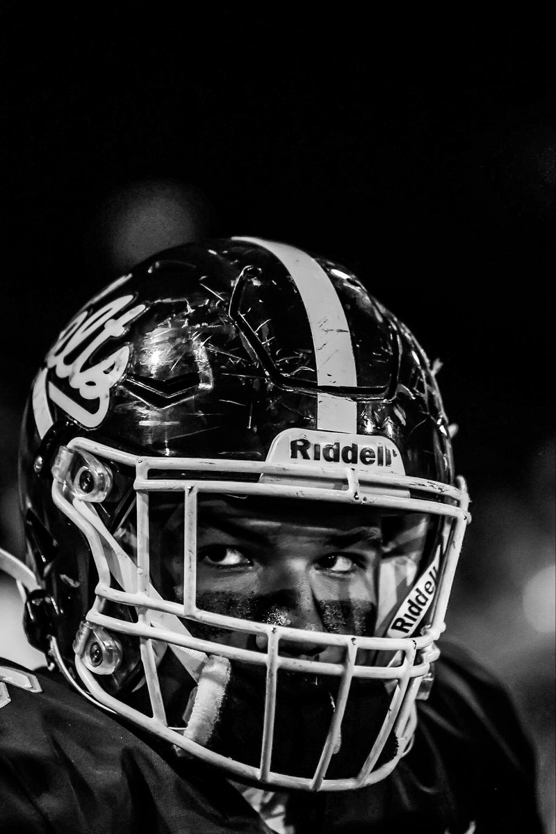 a_calderon66's tweet photo. FIRST GAME BACK AFTER INJURY today @ SOFI Stadium (8pm) vs. Harvard Westlake #crespifb #celtpride #grateful https://t.co/vQQ2UEHK8N