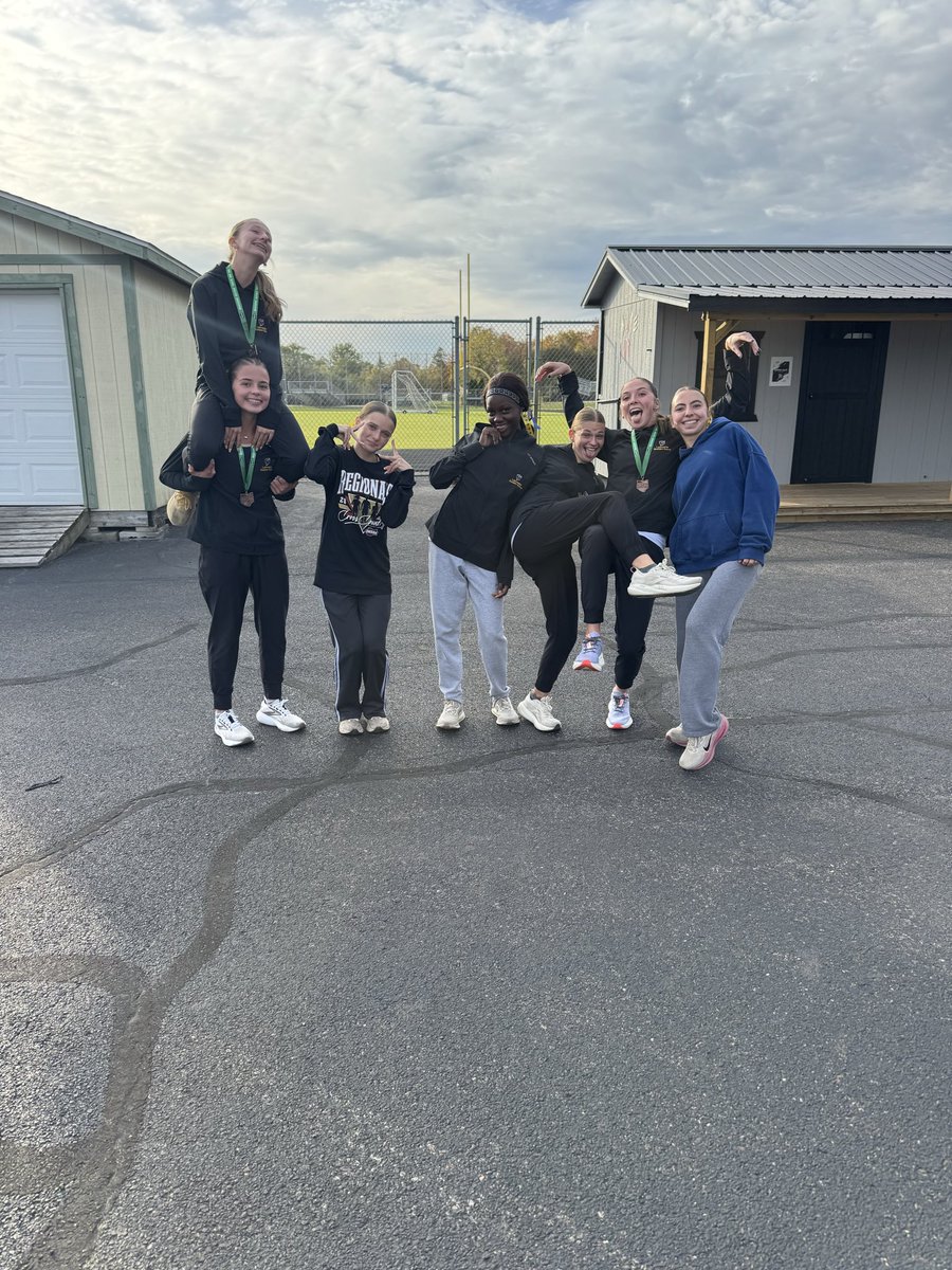 LadyGalesCC's tweet photo. Lady Gales qualify for the State meet! #bringtheruckus #BoltUp https://t.co/RIRWJecDOL
