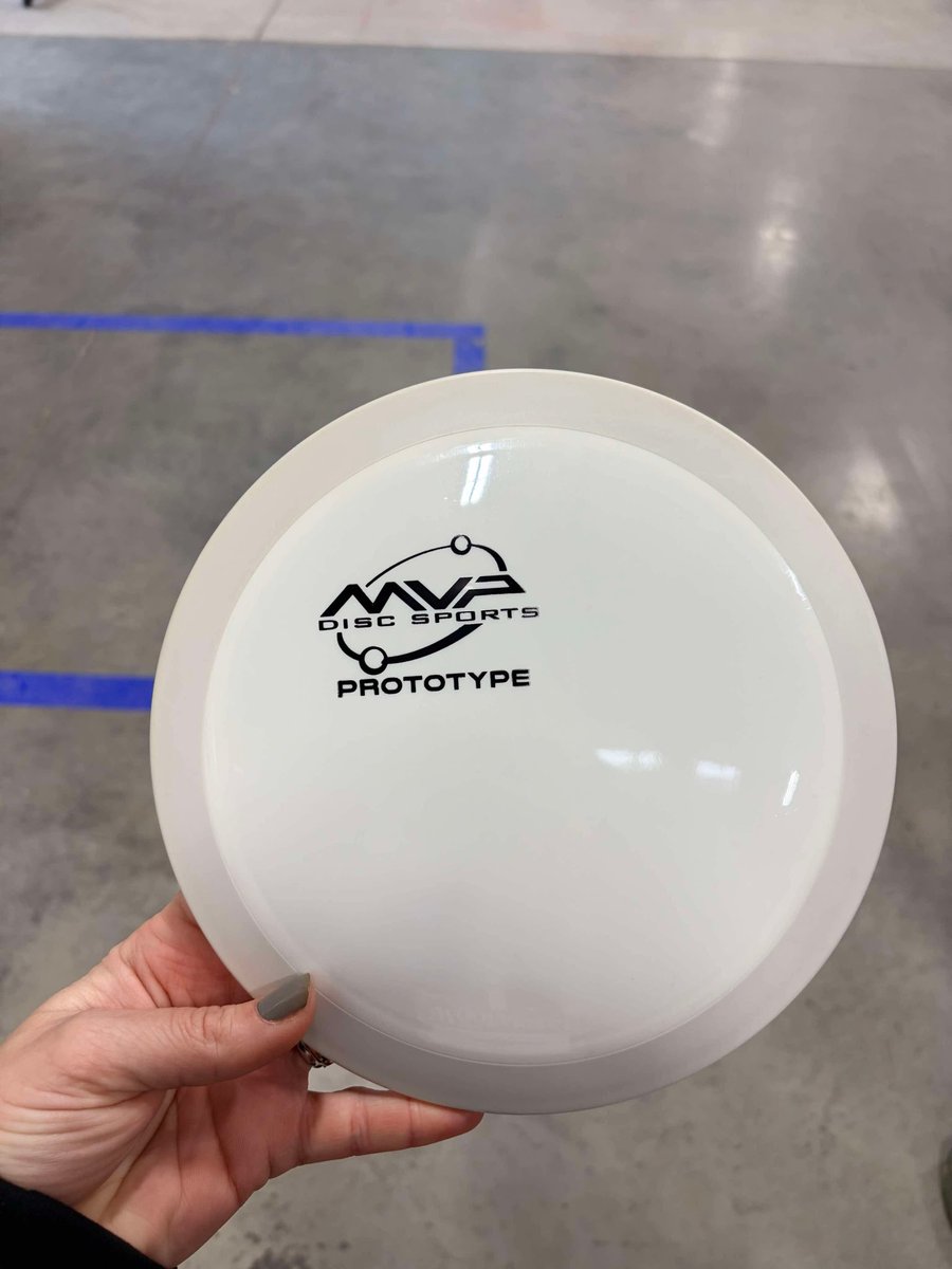 SlipperySaucers's tweet photo. What an interesting disc 🤨 #mvpdiscs https://t.co/4uuOm5JolR