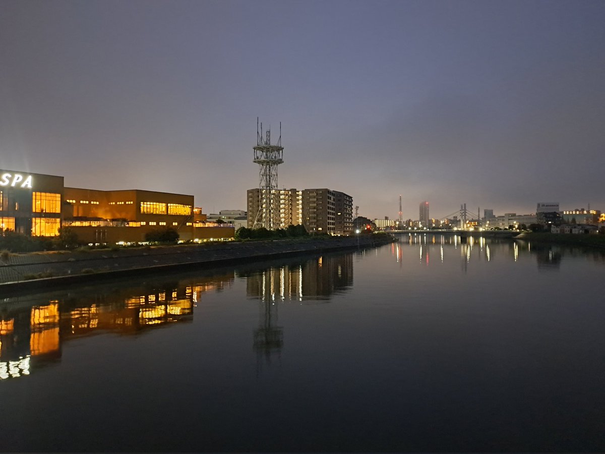 MAMO_CHANNEL666's tweet image. ☔️今日の🍚朝ごはん
鶴見🍜駒岡家さんへGO!!
🌅朝はカナリ寒さが…😅

いつも通り
徒歩で🚶片道1時間半🔥
川崎⇒鶴見川⇒三ツ池公園
🍴ベスコングルメ🔥
🍜お腹減った😋

🍜2軒目は
🐷豚星。さん行きたい🎵

 #駒岡家
 #家系ラーメン
 #朝ラーメン
 #大橋製麺多摩