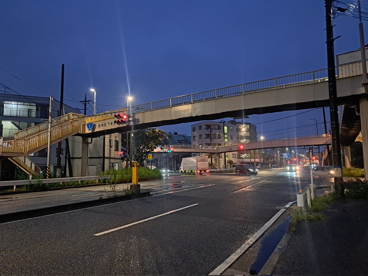 MAMO_CHANNEL666's tweet image. ☔️今日の🍚朝ごはん
鶴見🍜駒岡家さんへGO!!
🌅朝はカナリ寒さが…😅

いつも通り
徒歩で🚶片道1時間半🔥
川崎⇒鶴見川⇒三ツ池公園
🍴ベスコングルメ🔥
🍜お腹減った😋

🍜2軒目は
🐷豚星。さん行きたい🎵

 #駒岡家
 #家系ラーメン
 #朝ラーメン
 #大橋製麺多摩