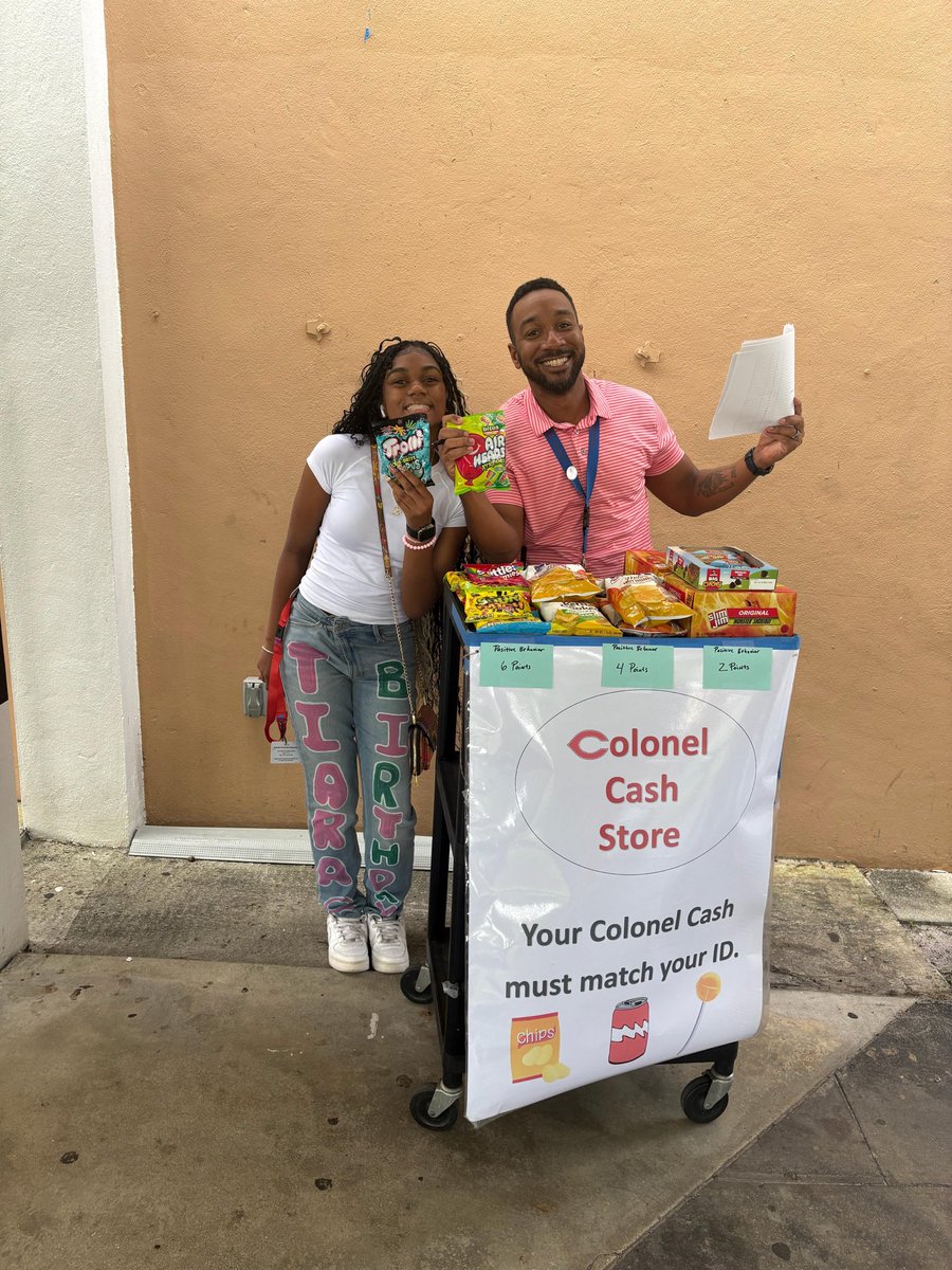 PHS_Shannon's tweet image. Students were excited to cash in their positive behavior points for some delicious snacks! 🍿🍫 The snack choices were a A1!  @PHS_Colonels #ColonelPride #MissionAPossible