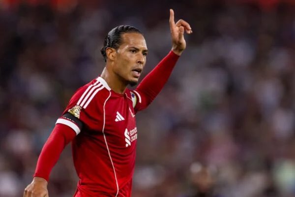 AnythingLFC_'s tweet image. 🚨🗣️ Virgil van Dijk:

“The fans who were celebrating with us last season should stand by us now.”