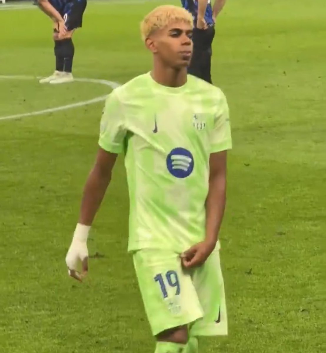 y los demás directamente a los huevos