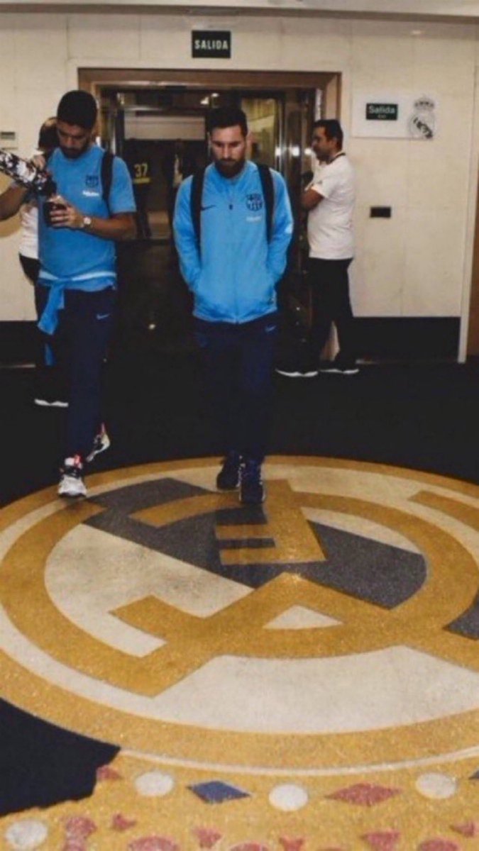 في الكلاسيكو 

- اكثر من سجل : ميسي 
- اكثر من صنع : ميسي 
- اكثر من ساهم : ميسي
- اكثر من صنع في موسم واحد : ميسي
- اكثر من سجل ركلات حره: ميسي 
- اكثر من سجل هاتريك : ميسي
- اكثر من قام بمراوغات ناجحه : ميسي 

هذا الامتطاء ماصار بتاريخ كرة القدم كلها