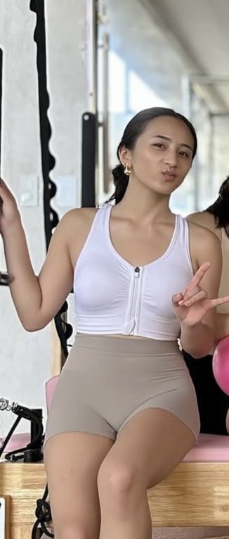 so so happy she’s trying new things, the yoga body tea thooo

#HyGab #HyacinthCallado