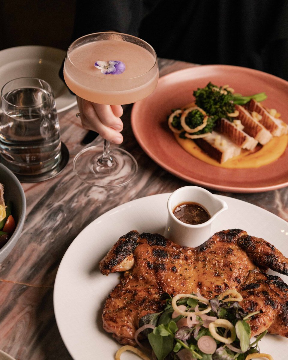 Four Seasons Hotel Toronto tweet media