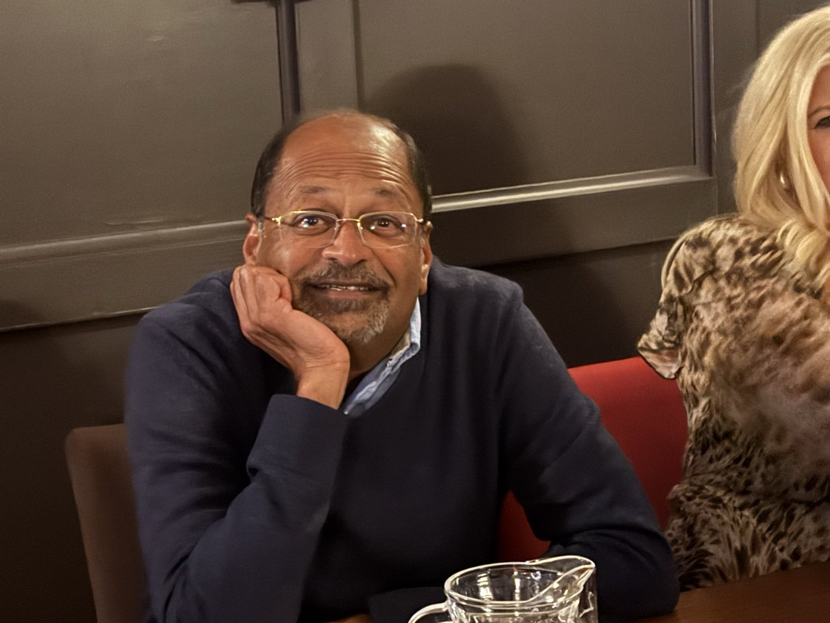 ChezzaGow's tweet image. Fab friends and 80’s 🎶