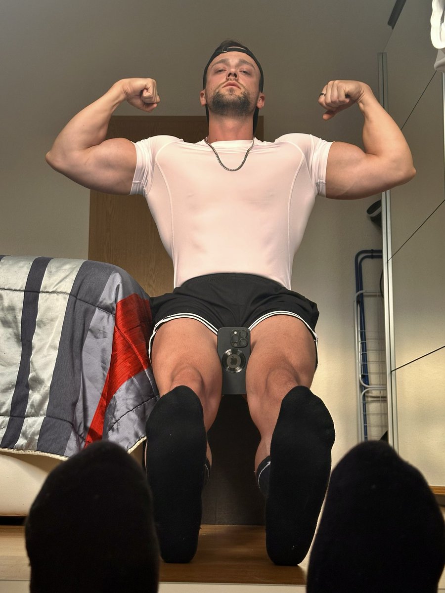 Perfect giant feet and you being crushed by them. Submit now and get broken