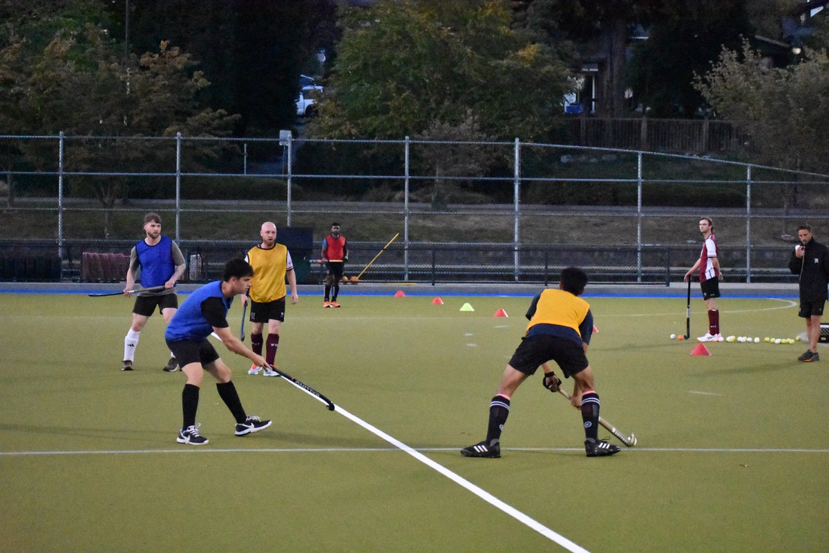 🔥 Sharp touches, steady rhythm. Just another night of prep with WV’s Men’s Premier team. 🏑💪 #WVFHC #menspremierleague