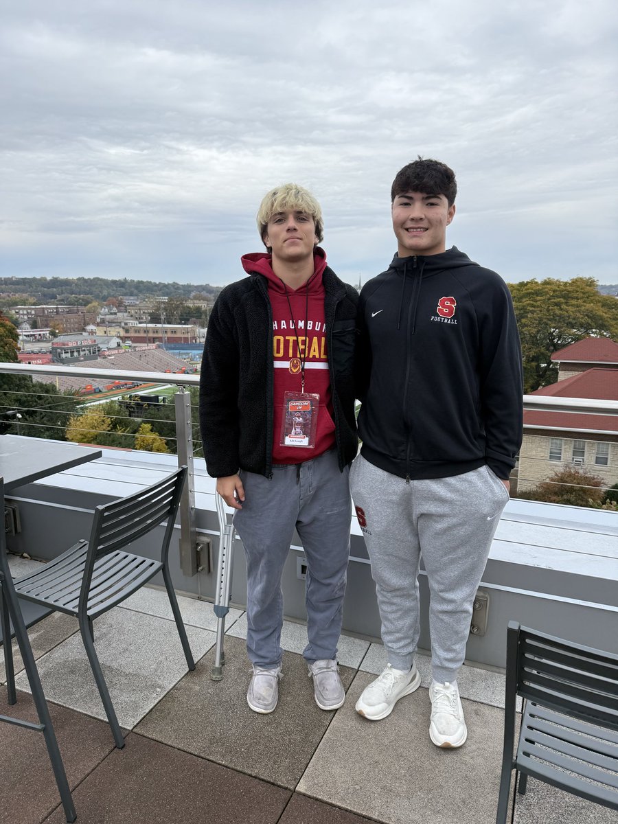 Thank you <a href="/piofootball/">Carroll U Football</a> for having me at your game! <a href="/CoachMantas/">Nick Mantas</a> <a href="/CoachHolleyCU/">Garren Holley</a> <a href="/CoachBenMathias/">Ben Mathias</a> <a href="/CoachBuddah/">Mike Budziszewski</a> <a href="/Matthew43018148/">Matthew Carver</a>