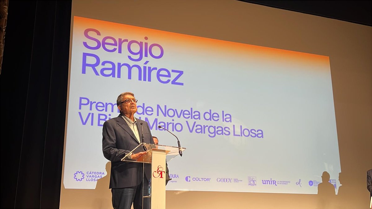 ¡Felicidades a <a href="/sergioramirezm/">Sergio Ramírez</a>, presidente de Centroamérica Cuenta, por ser el ganador del Premio de Novela de la VI Bienal Vargas Llosa! Su obra #Elcaballodorado fue calificada como un "prodigioso artefacto literario".