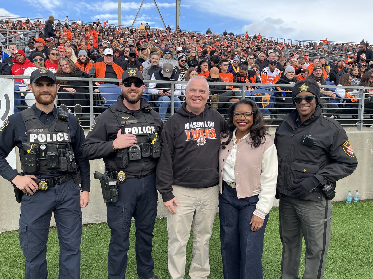RepEmiliaSykes's tweet image. Rep. Sykes had a great time cheering on the Massillon Tigers and the Canton Bulldogs at this year’s Battle of the Birthplace of Champions!