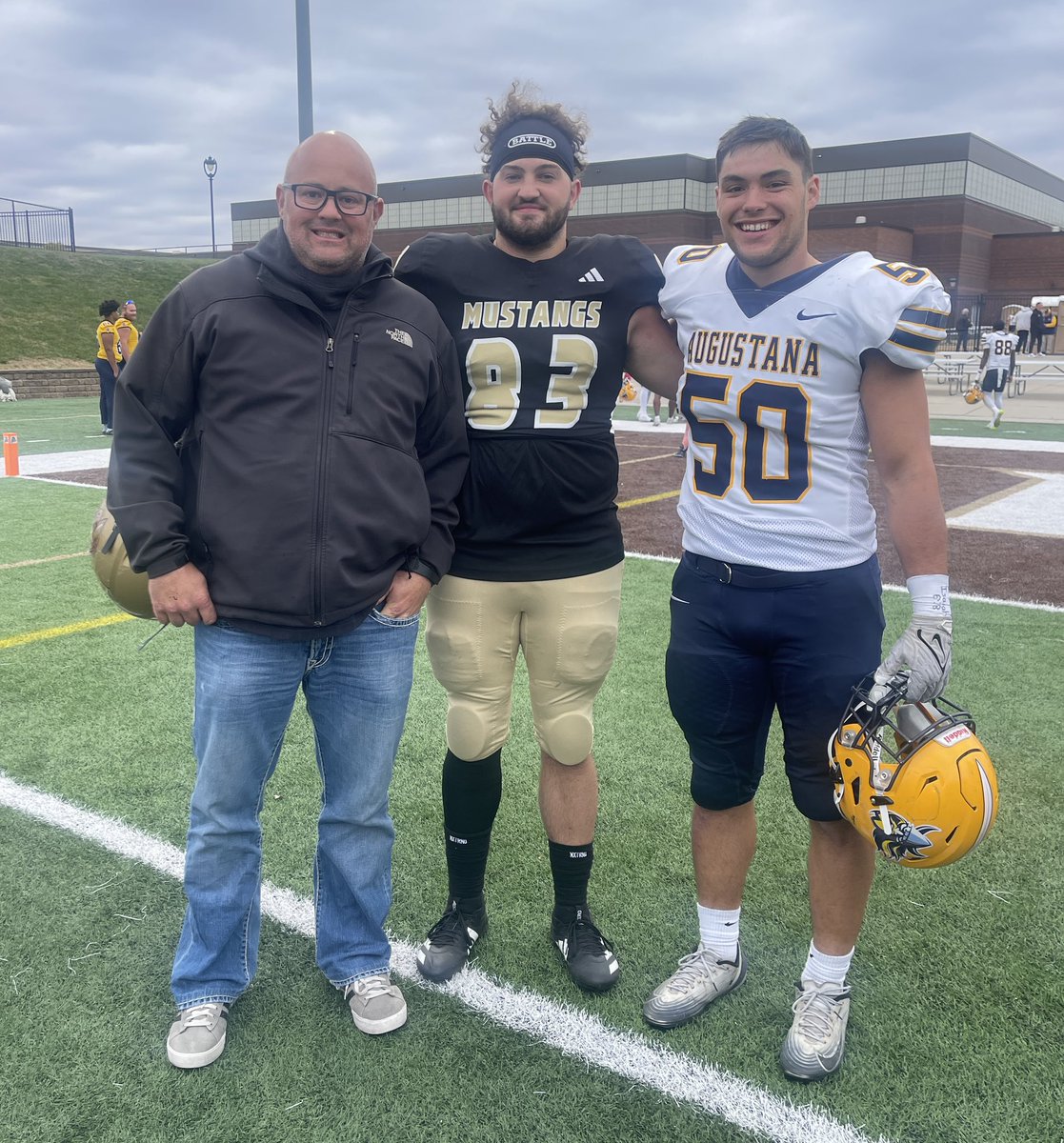 techtigerfb's tweet image. AWESOME seeing these two ‘21 Tech Grads competing their tails off today in the NSIC. Proud of you, @lincolnbenson15 and @IsaakSipple. Go Tigers! #efforthabit #tradition @ISD742 @tech_activities