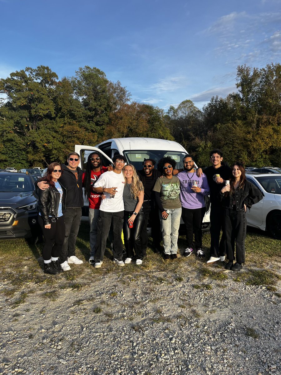 TSE | BigDaddyG (@imbigdaddyg) on Twitter photo Ready for Pierce The Veil tonight😁
<a href="/piercetheveil/">Pierce The Veil</a> Ready for Pierce The Veil tonight😁
<a href="/piercetheveil/">Pierce The Veil</a>
