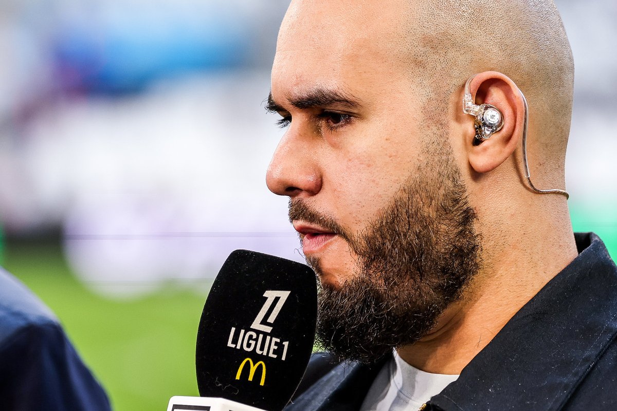 ActuFoot_'s tweet image. 🚨 « 𝗘𝗟𝗟𝗘 𝗔 𝗚𝗔̂𝗖𝗛𝗘́ 𝗠𝗢𝗡 𝗠𝗔𝗧𝗖𝗛. 𝗘𝗟𝗟𝗘 𝗔̀ 𝗦𝗜𝗙𝗙𝗟𝗘́ 𝗔𝗨 𝗛𝗔𝗦𝗔𝗥𝗗. » 😳

Walid Acherchour 𝗔𝗟𝗟𝗨𝗠𝗘 l’arbitrage de Stéphanie Frappart 🇫🇷 sur le Lens-Marseille :

« Il n’y a aucune décision problématique mais… 𝗦𝗢𝗡 𝗔𝗥𝗕𝗜𝗧𝗥𝗔𝗚𝗘 𝗘𝗦𝗧…