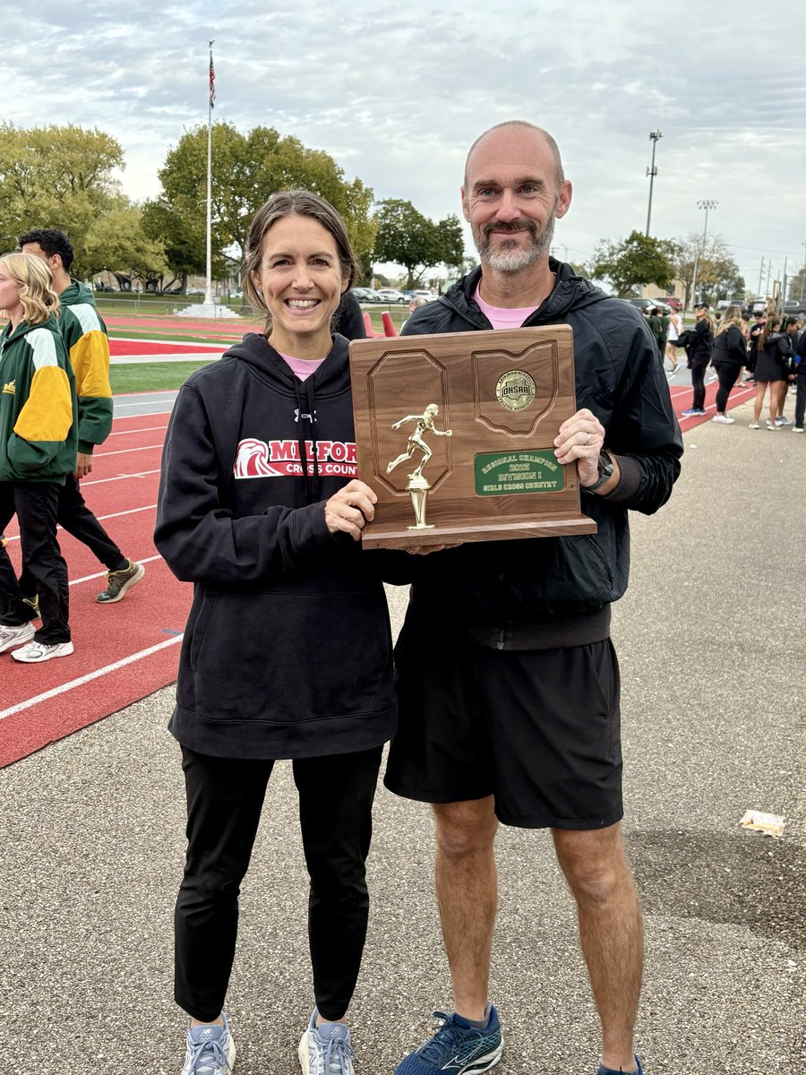 Milford_Eagles's tweet image. For the 1st time in School History, your Milford Eagle @MilfordGirlsCC team are REGIONAL CHAMPIONS!!! Congrats ladies!!! Onto State!!

#HomeOfChampions

@MikeDyer @mlaughman @BConnellysports @JWeberSports @EnquirerShelby @ENQSports @Milford_Schools @ClerSunSports @ECC_Sports