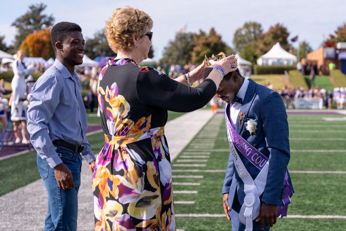 Reunions on The Mall, a first taste of Bonhomie wine, tailgating, and a Paladin win — Furman pride was on full display this weekend!