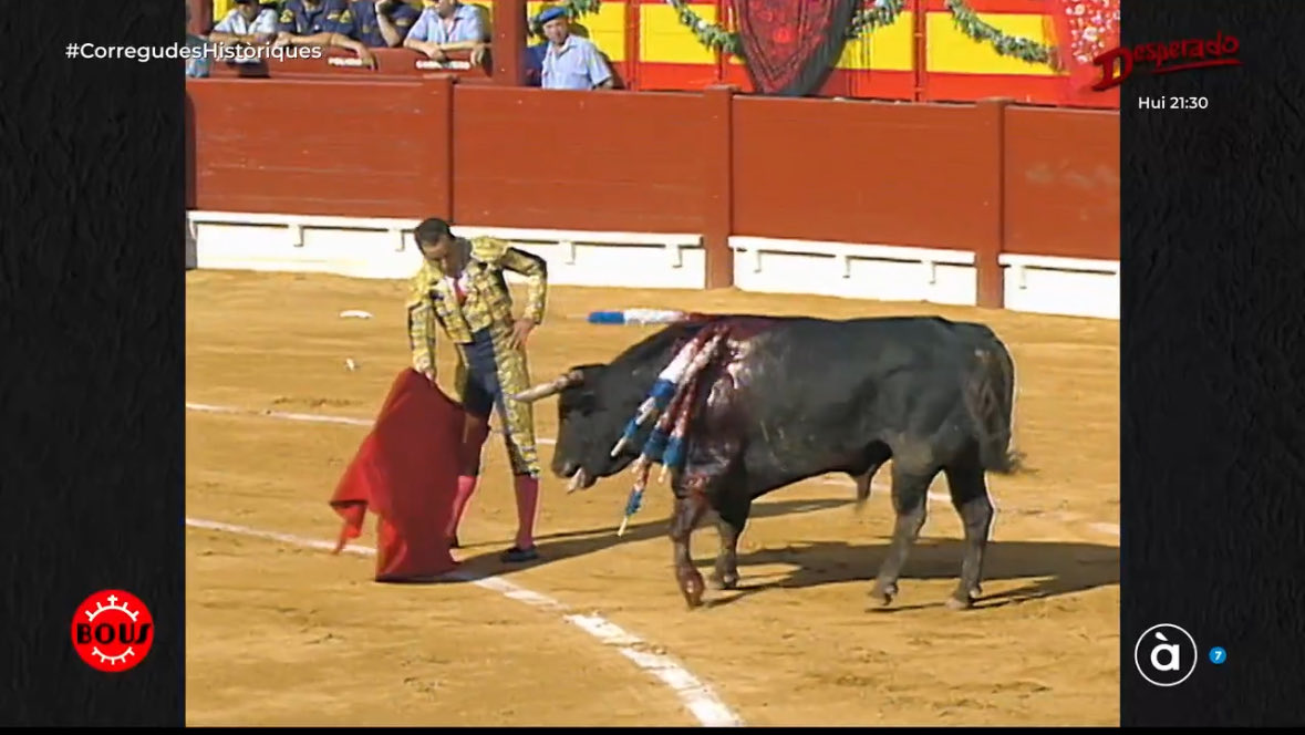 Jose Tomás (@josertomasro) on Twitter photo La BBC / À Punt
Sobren les paraules La BBC / À Punt
Sobren les paraules