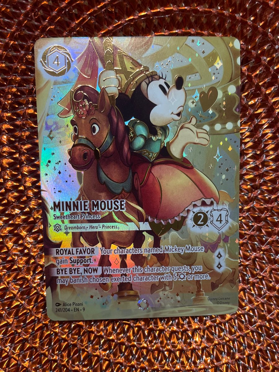 Kay_Brown703's tweet image. Never in a million years did I think I’d be lucky enough to pull one! @WesleyBrown304  #DisneyLorcana #fabled #TCGCommunity