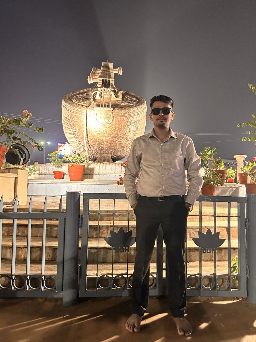 mohitpandit0's tweet image. अयोध्या नगरी में सुबह सुबह प्रभु श्री राम के दर्शन के लिए जा रहे थे बीच में लतमंगेस्तर चौक पे फोटो लिया 
जय श्री राम