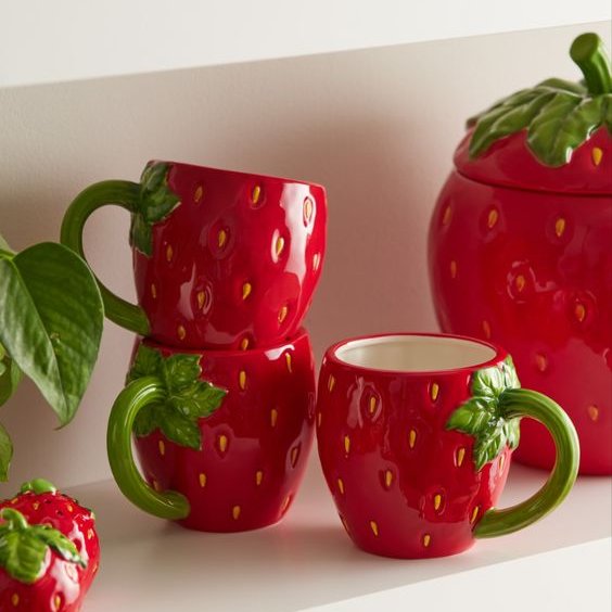 heart_jpg's tweet photo. Strawberry ceramics 🍓 https://t.co/dL02TBmGKw