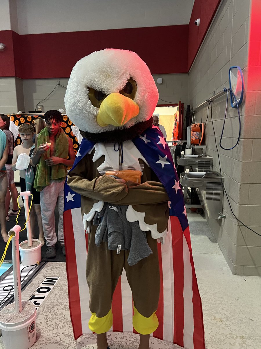 The ESA HALLOWEEN MEET was a 👻👻SCARY 👻👻success! So fun seeing all our eagles and their creative costumes!